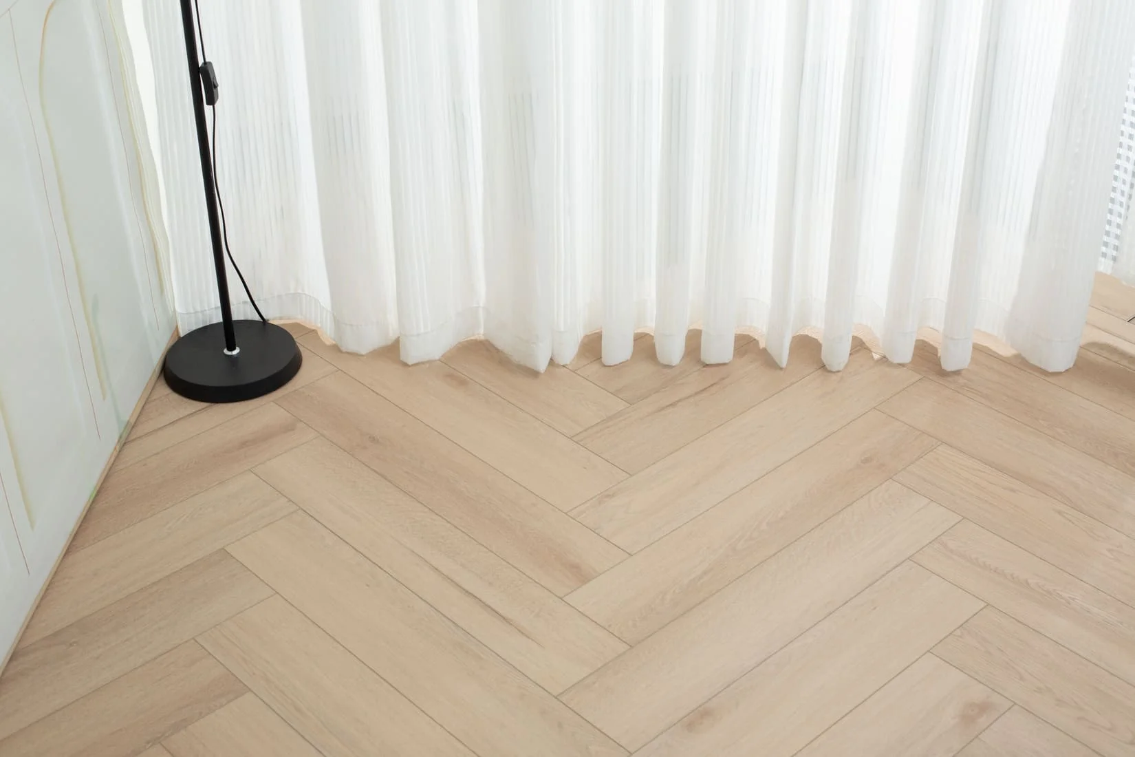 Плитка SPC "OneFloor" 3032 А,В  ЁЛКА (640*128*4 мм) — купить в Белгороде