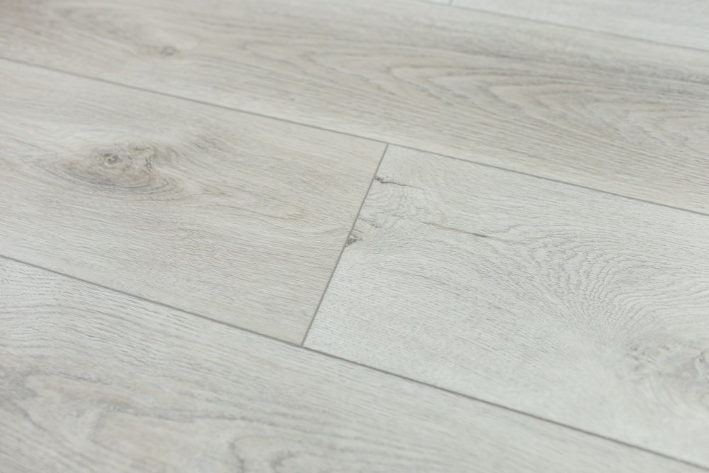 Замковая ПВХ плитка "Art Tile" Дуб Эдинбург (1200*183*6 мм) — купить в Белгороде