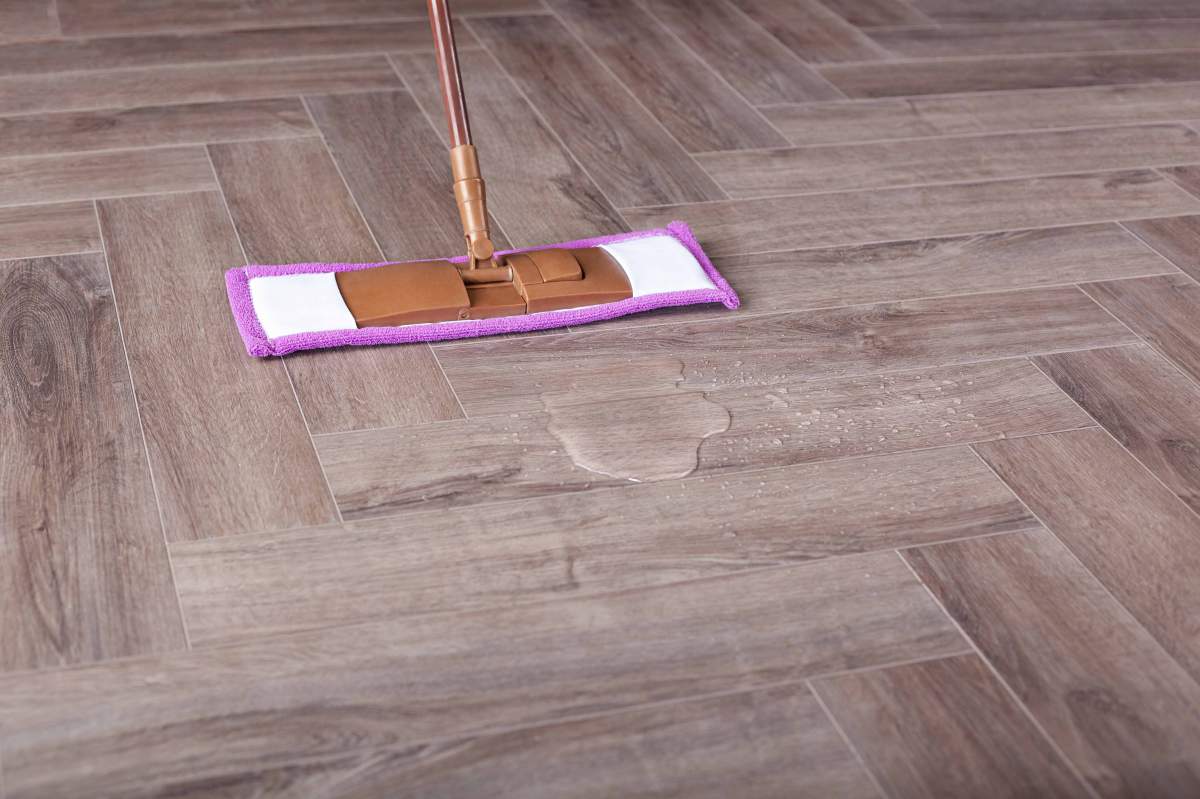 Замковая ПВХ плитка "Aberhof" Carmelita 1862 (615*123*5 мм) — купить в Белгороде