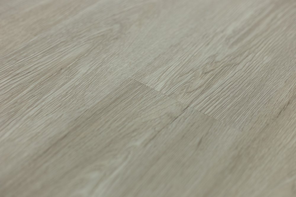 Замковая ПВХ плитка "Art Tile" Дуб Британь (920*150*4 мм) — купить в Белгороде