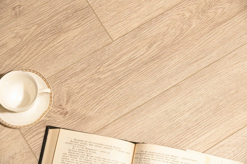 Виниловый ламинат "Bonkeel" Style Дуб Гарднер (1200*125*4 мм) — купить в Белгороде