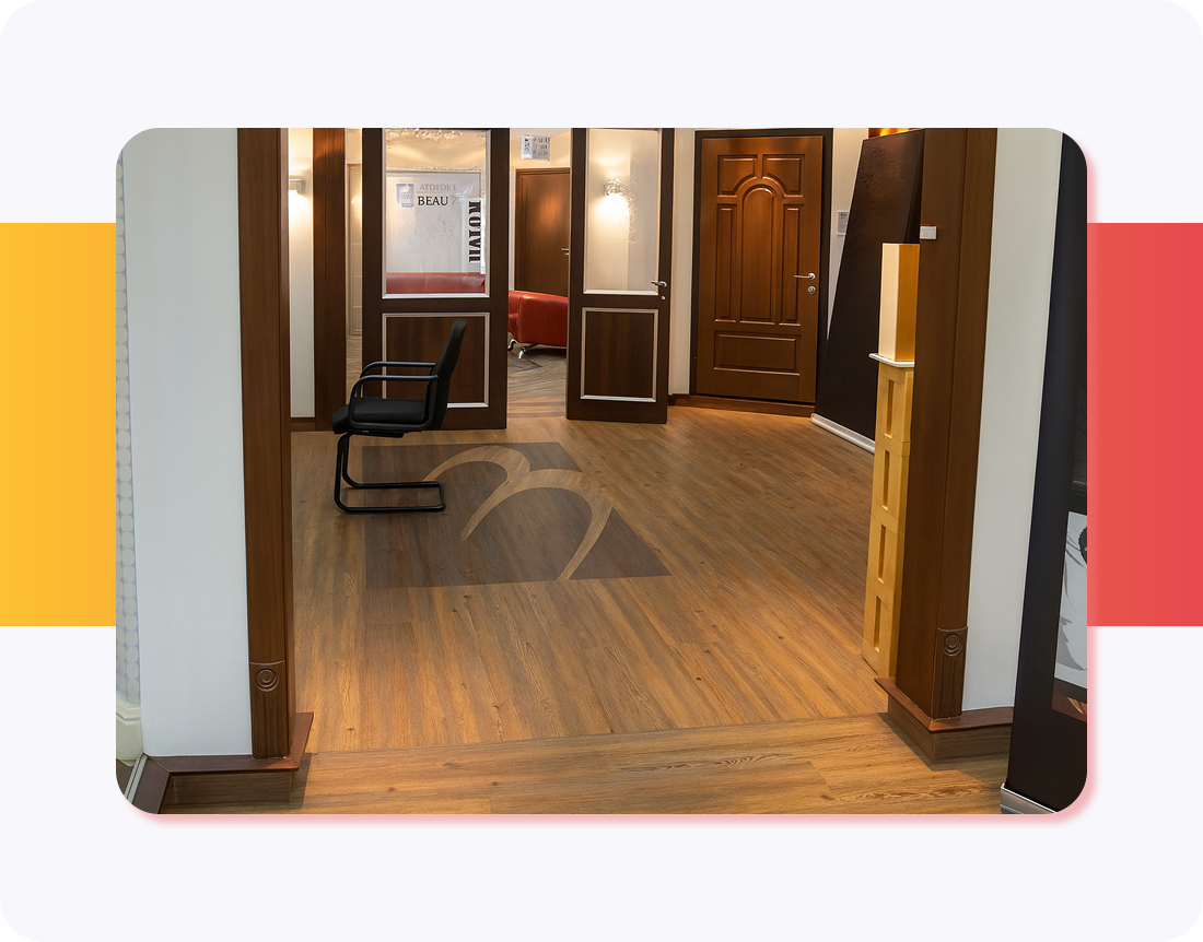 Укладка плитки Decoria в магазине дверей «Волховец», 2014 г.