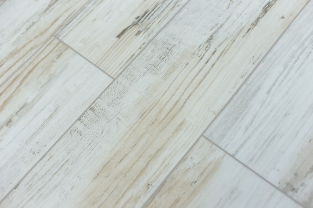 Замковая ПВХ плитка "Art Tile" Берёза Прованс (1220*152*5 мм) — купить в Белгороде