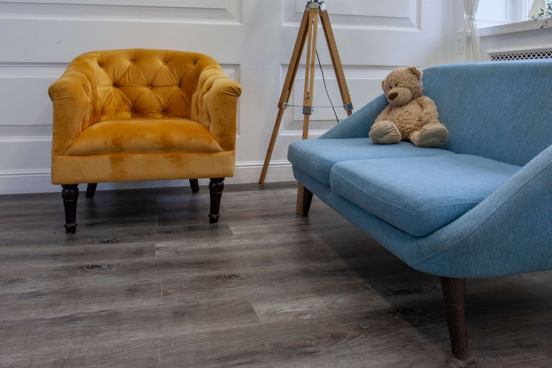 Усовершенствованная кварц-виниловая плитка «Damy Floor» Дуб Рустикальный Черный (1227*187*2,5 мм) — купить в Белгороде