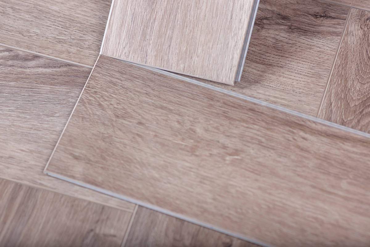 Замковая ПВХ плитка "Aberhof" Carmelita 2626 (615*123*5 мм) — купить в Белгороде